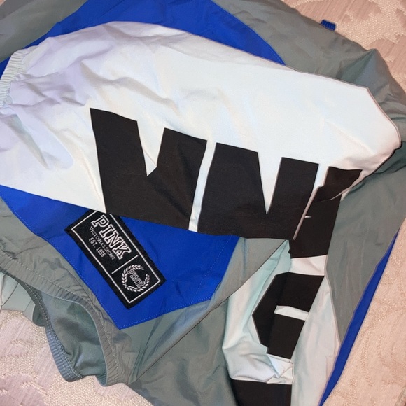 PINK - Picture 4 of 4